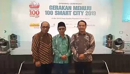 Kominfo Situbondo Melakukan Tandatangan MoU 100 Smart City 2019